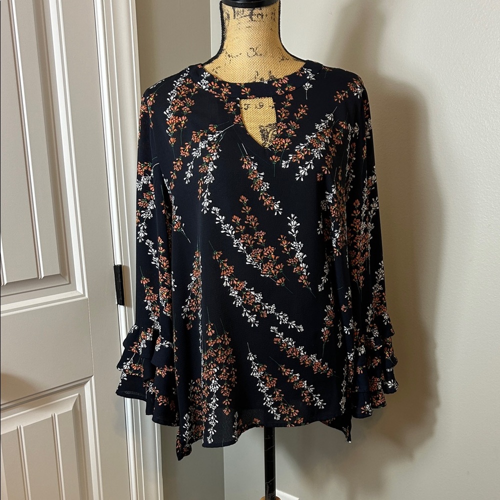 JODIFL Black Floral Blouse with Ruffle Detail